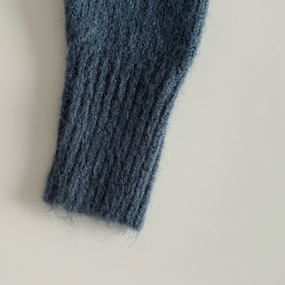 ZARA Blue Cropped Fuzzy Sweater Soft Knit Crew Neck Size S - Picture 9 of 9